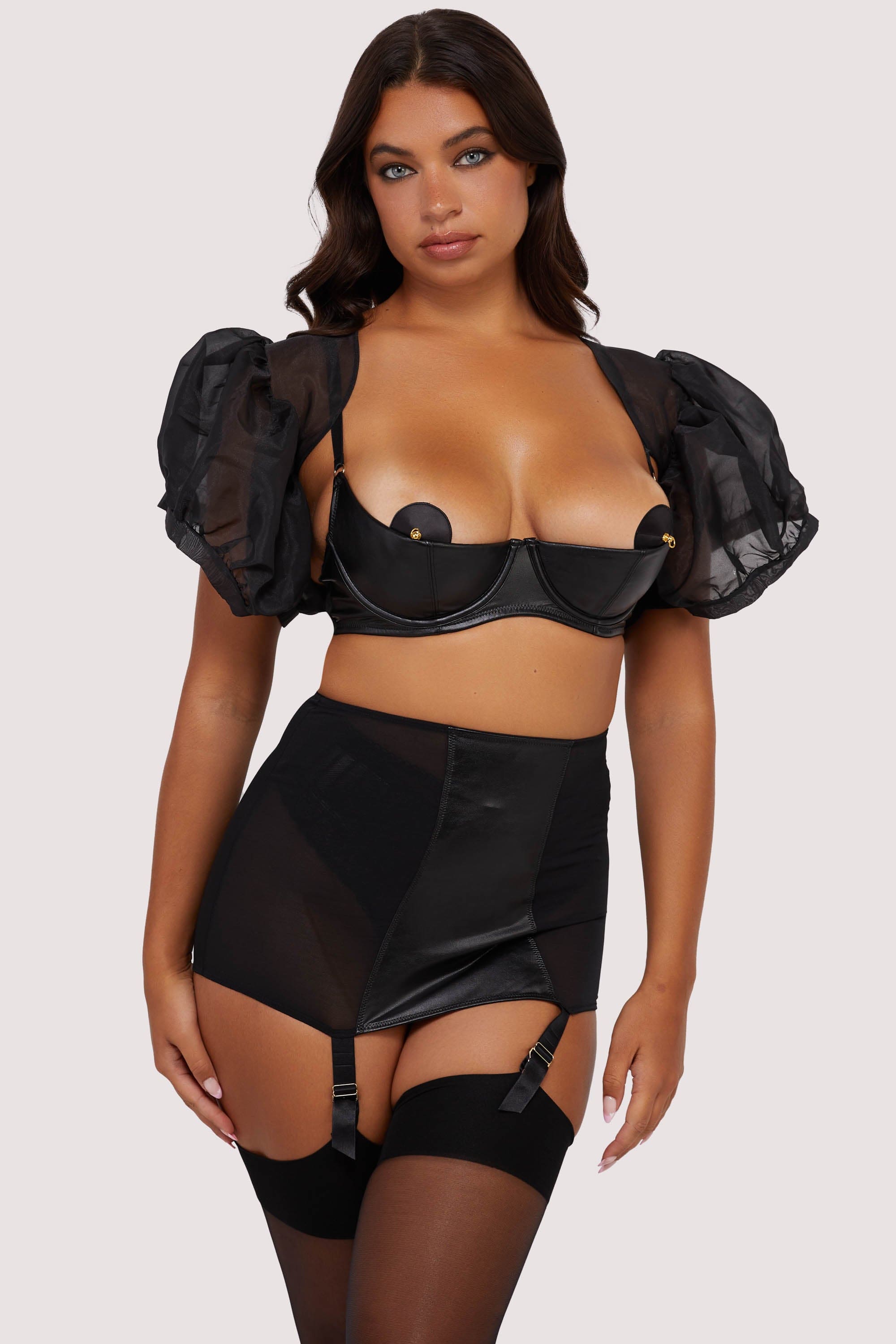 Iris Black Leatherette Padded Plunge Set